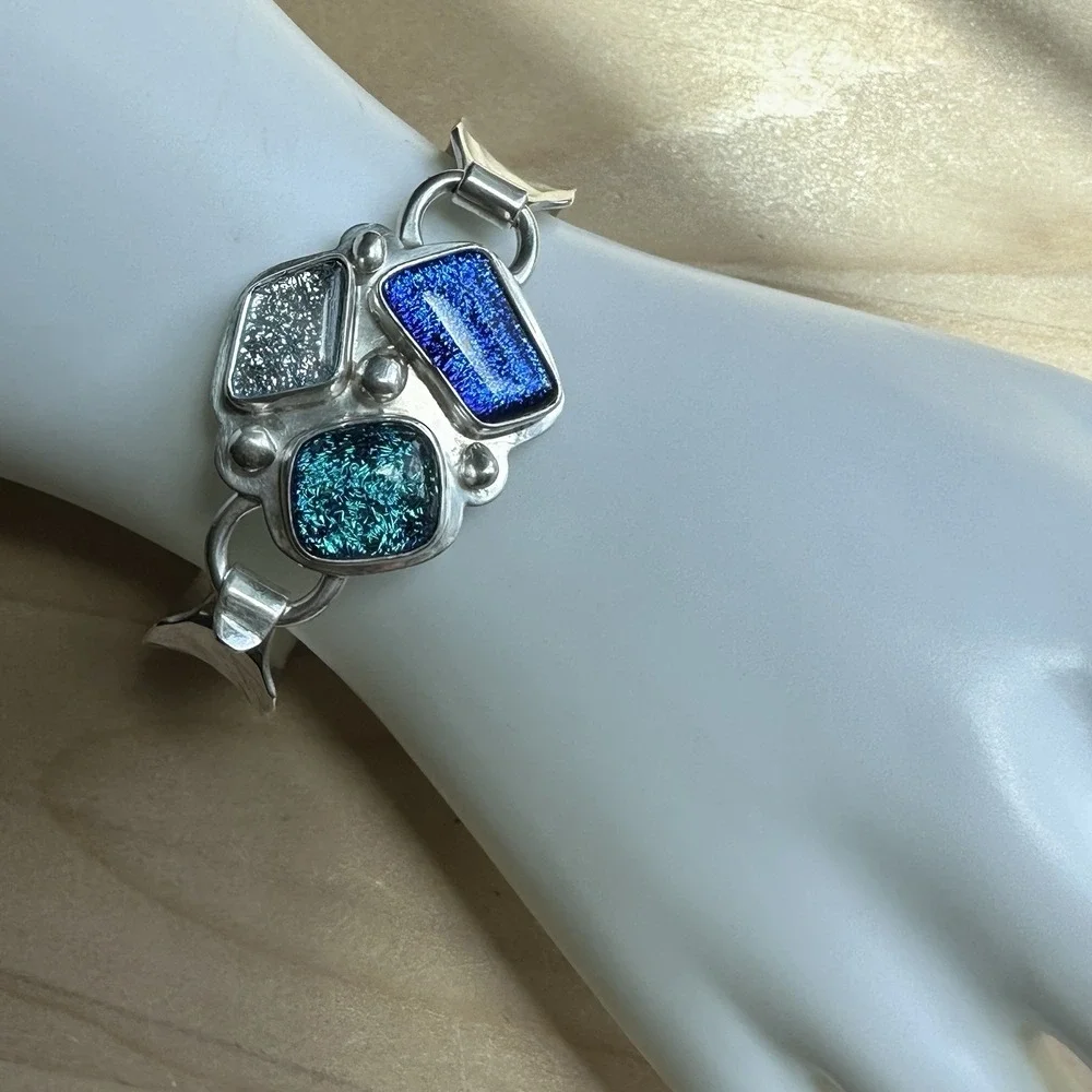 Artisan Crafted by Robin this women